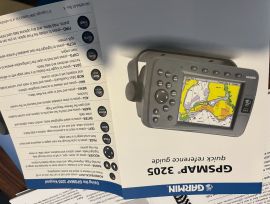 manuel d'utilisation pour les traceurs de cartes couleur Garmin GPSMAP 3205