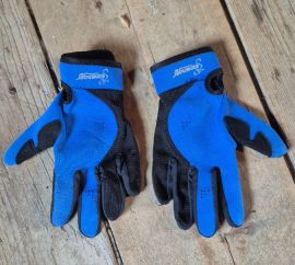 Wetsuits Palmes Masques Gants Ceintures