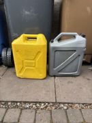 Bidons 5 gallons (diesel & eau)