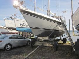 Tanzer 10.5 Pilothouse, 35 ft, 1984, Farouche