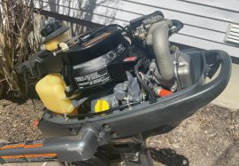 *** Hors-bord '' YAMAHA ''  4 hp, 4 temps , comme neuf ***