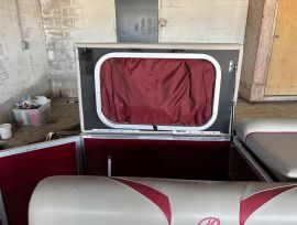 Superbe Ponton Berkshire 3 quilles, 23 pieds, 2016