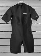 VÊTEMENT ISOTHERME POUR SPORT NAUTIQUE