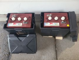 2 batteries et un réflecteur radar