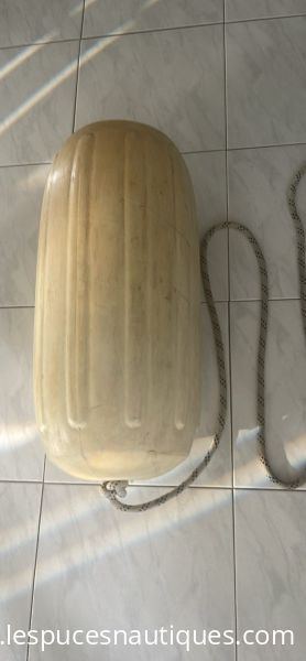 Amortisseurs nervurés pour bateau