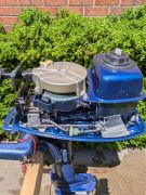 Moteur hors bord Nissan, 5 HP, 2 temps, pied court.