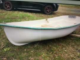 Dinghy en fibre de verre, 9 pieds