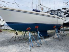 Catalina 34 MKll, 34 pieds, 1990, Kalaural   -   (avec plage arrière ouverte)