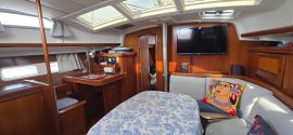 BENETEAU 42 CC , 42 ft, 2003, Lady Min  -  (COCKPIT CENTRAL)
