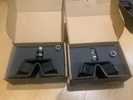 2 supports 100kg pour moteur Yanmar