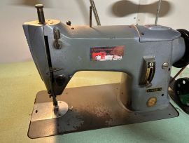 Machine à coudre industrielle 