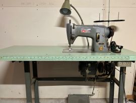 Machine à coudre industrielle 