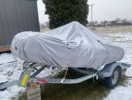 Dinghie Highfield, moteur hors bord et remorque, 8.6 pieds