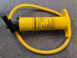 Pompe à double action pour pneumatique